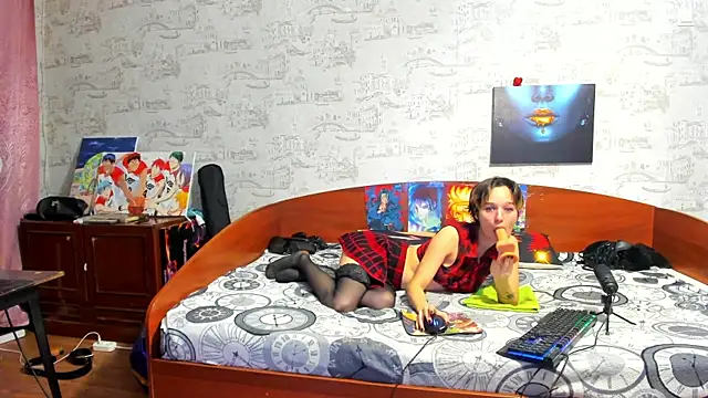 Snapshot of KagamiTayga chatting on 12.02.25 KagamiTayga online show from 12.02.25