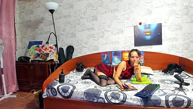 Snapshot of KagamiTayga chatting on 12.17.25 KagamiTayga online show from 12.17.25