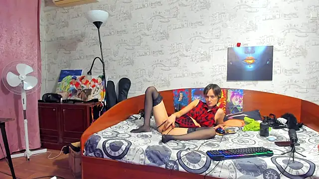 Snapshot of KagamiTayga chatting on 12.21.25 KagamiTayga online show from 12.21.25