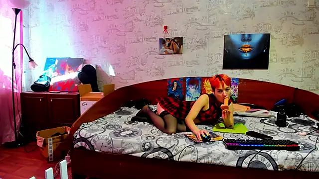 Snapshot of KagamiTayga chatting on 03.16.26 KagamiTayga online show from 03.16.26