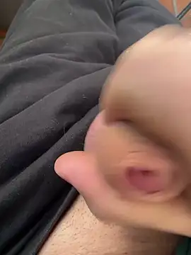 Snapshot of kleinerAlex chatting on 02.18.25 kleinerAlex online show from 02.18.25