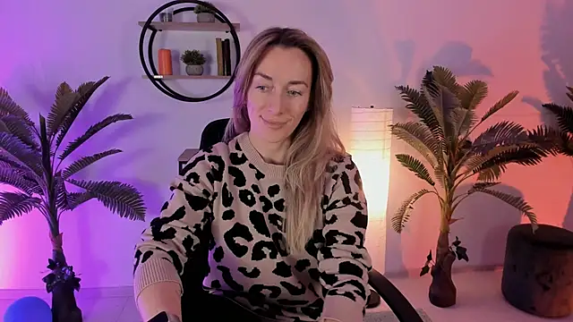 RebeccaMartinez online show from 01.24.25