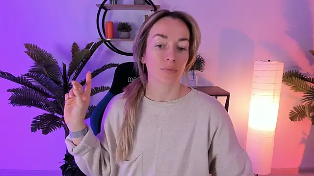 RebeccaMartinez online show from 02.07.25