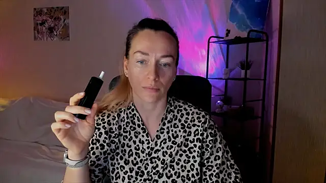 RebeccaMartinez online show from 11.28.25