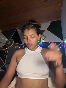 Snapshot of emilyharber chatting on 05.01.26 emilyharber online show from 05.01.26
