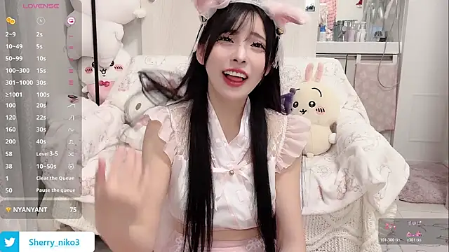 Snapshot of Sherry_niko chatting on 11.19.25 Sherry niko online show from 11.19.25