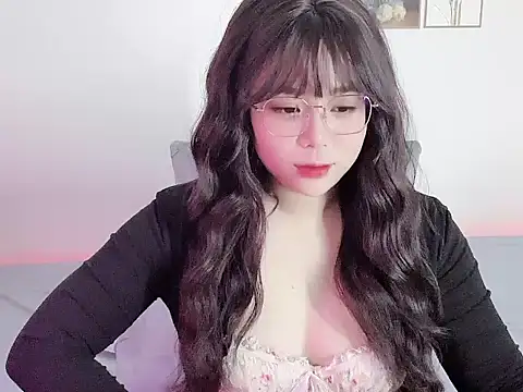   Lyly   online show from 12.01.25