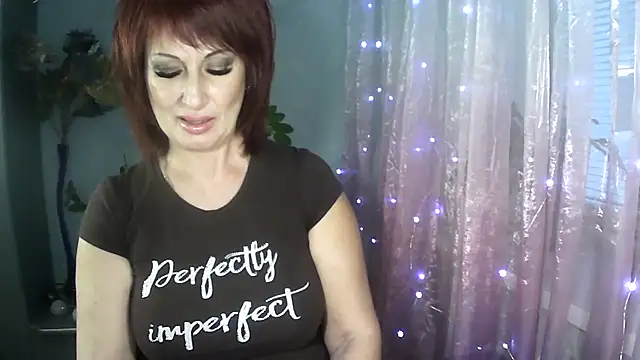 Snapshot of Faraira17 chatting on 10.20.25 Faraira17 online show from 10.20.25