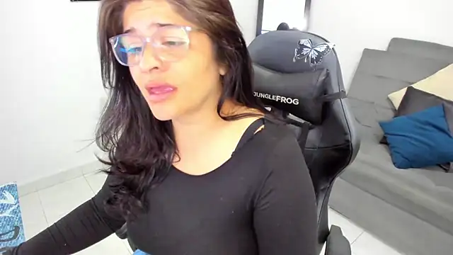 Snapshot of BellaFlaming chatting on 02.12.25 BellaFlaming online show from 02.12.25