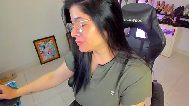 BellaFlaming online show from 04.05.26