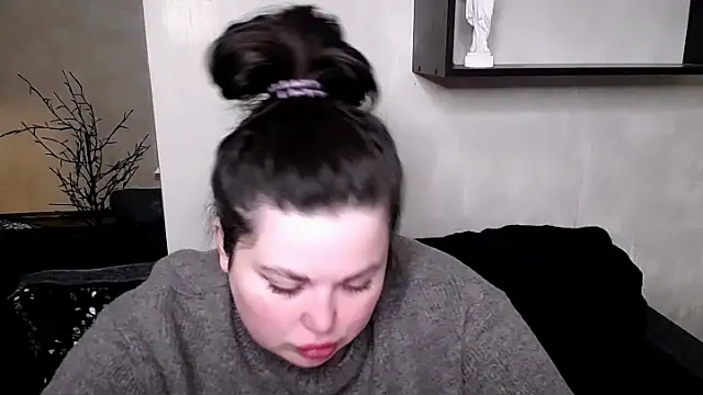 Emily Mo online show from 11.09.25