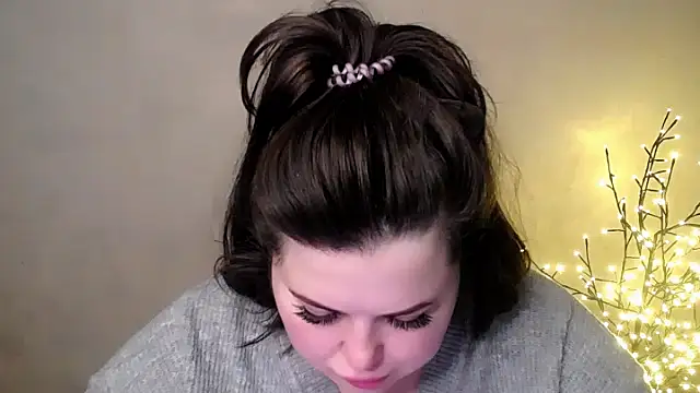 Emily Mo online show from 11.21.25