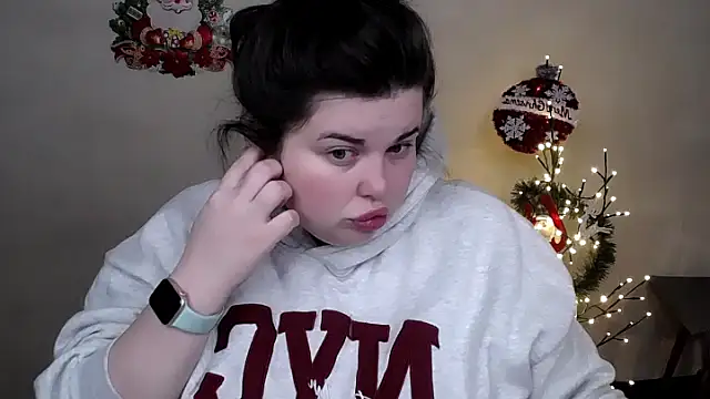 Emily Mo online show from 12.16.25