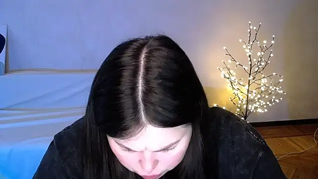 Snapshot of Emily_Mo chatting on 06.05.26 Emily Mo online show from 06.05.26