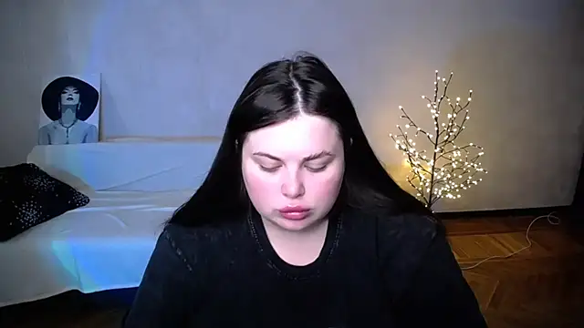 Snapshot of Emily_Mo chatting on 06.06.26 Emily Mo online show from 06.06.26