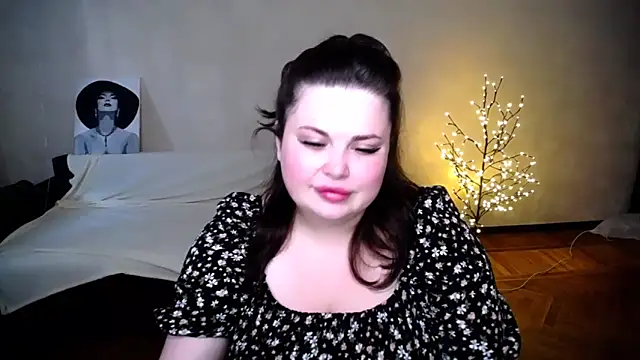 Snapshot of Emily_Mo chatting on 06.14.26 Emily Mo online show from 06.14.26