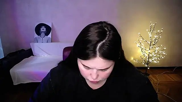 Snapshot of Emily_Mo chatting on 06.26.26 Emily Mo online show from 06.26.26