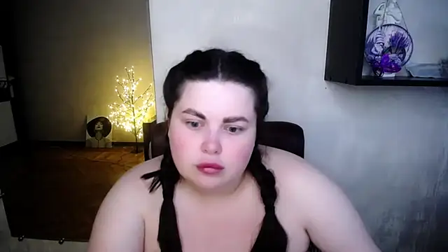 Snapshot of Emily_Mo chatting on 06.28.26 Emily Mo online show from 06.28.26