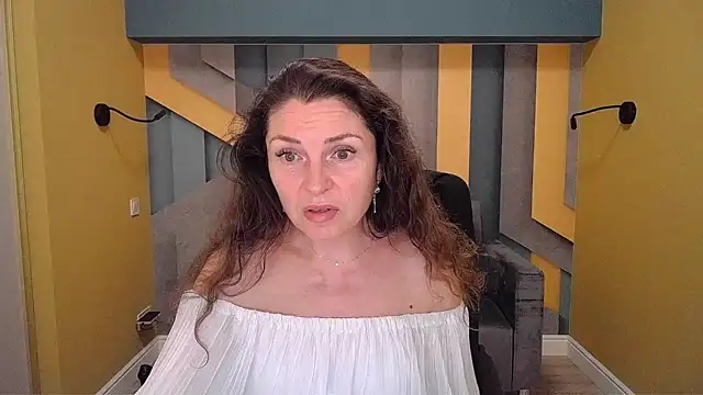 EllaLong online show from 12.04.24