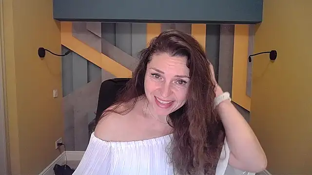 EllaLong online show from 12.07.24