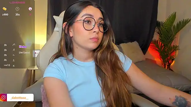 dakottaa  online show from 04.21.26