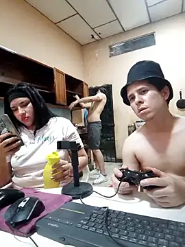 Snapshot of DanelyLopez chatting on 02.14.26 DanelyLopez online show from 02.14.26