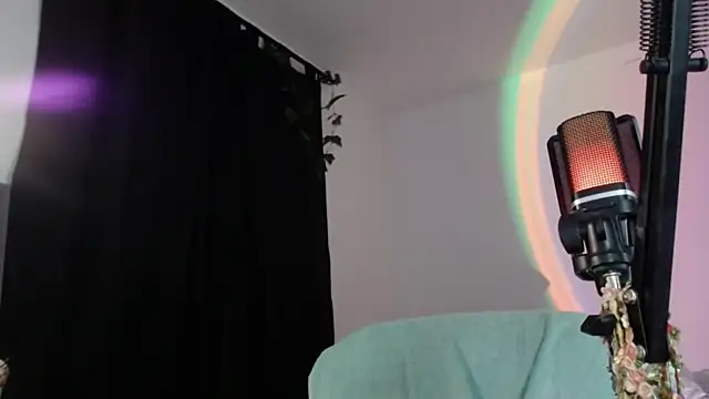 Snapshot of shy_katy_ chatting on 04.05.26 shy katy online show from 04.05.26