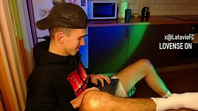 Snapshot of Midnighter_ chatting on 09.30.25 Midnighter  online show from 09.30.25