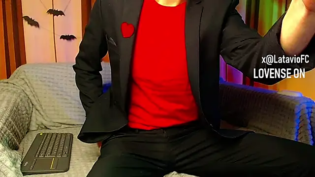 Snapshot of Midnighter_ chatting on 10.31.25 Midnighter online show from 10.31.25