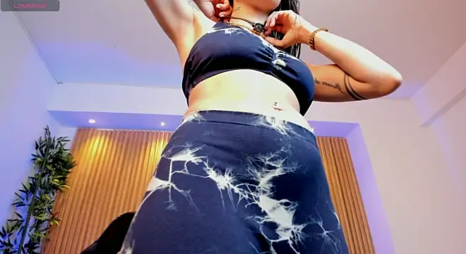Snapshot of charlottewhitte chatting on 04.20.26 charlottewhitte online show from 04.20.26