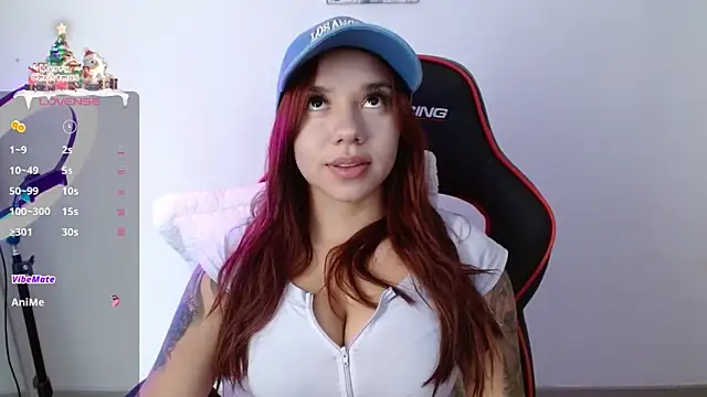 Snapshot of samantha_tattu chatting on 12.18.24 samantha tattu online show from 12.18.24