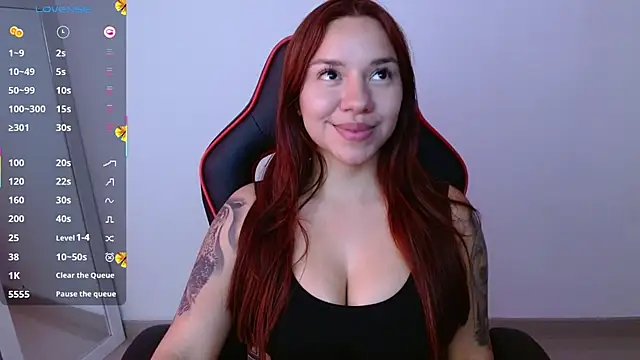 Snapshot of samantha_tattu chatting on 02.17.25 samantha tattu online show from 02.17.25