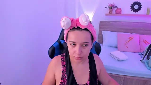 izaro22 online show from 09.29.25