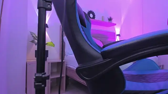 izaro22 online show from 12.05.25