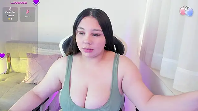 Snapshot of ambar-wells chatting on 05.15.26 ambar-wells online show from 05.15.26