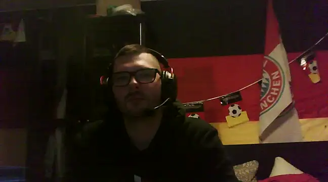 Snapshot of Die-geile-Sau chatting on 02.10.25 Die-geile-Sau online show from 02.10.25