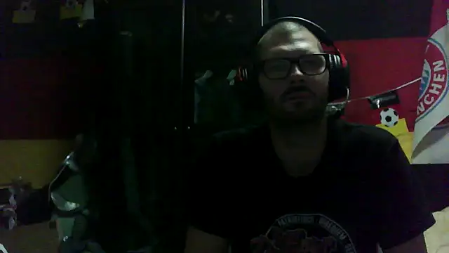 Snapshot of Die-geile-Sau chatting on 09.17.25 Die-geile-Sau online show from 09.17.25