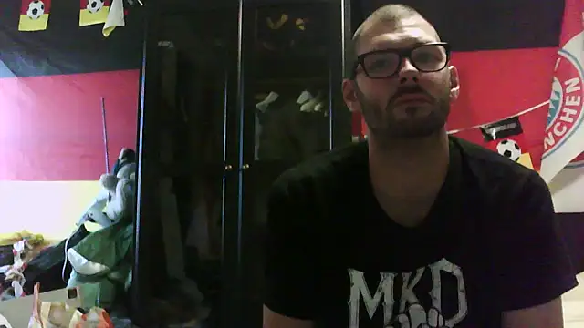 Snapshot of Die-geile-Sau chatting on 09.18.25 Die-geile-Sau online show from 09.18.25