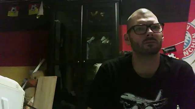 Snapshot of Die-geile-Sau chatting on 10.26.25 Die-geile-Sau online show from 10.26.25