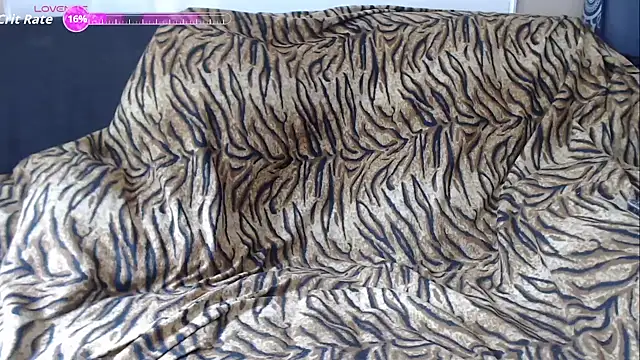 Snapshot of Kinky_Butterfly chatting on 04.15.26 Kinky Butterfly online show from 04.15.26