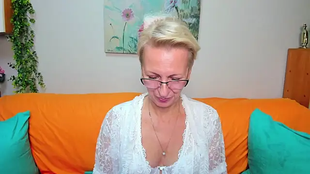 iamyourdream89 online show from 10.14.25