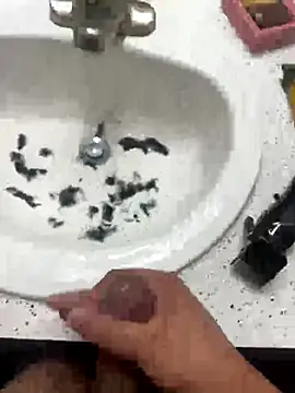 Snapshot of Asronrandon chatting on 10.19.25 Asronrandon online show from 10.19.25