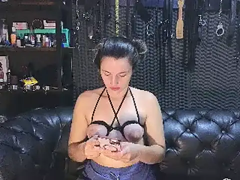 Snapshot of kimberly_swan chatting on 12.18.24 kimberly swan online show from 12.18.24