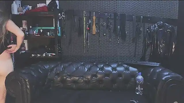 Snapshot of kimberly_swan chatting on 03.01.25 kimberly swan online show from 03.01.25