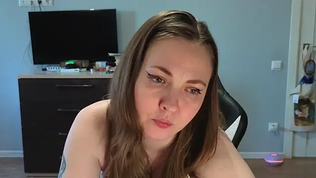 VioletLily online show from 08.03.26