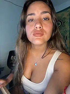 Snapshot of fenixgre chatting on 11.01.25 fenixgre online show from 11.01.25