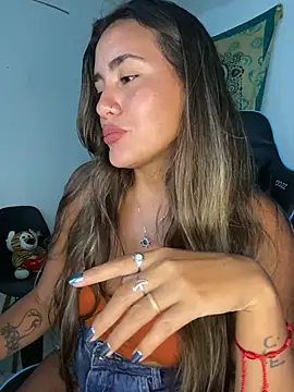 Snapshot of fenixgre chatting on 11.05.25 fenixgre online show from 11.05.25