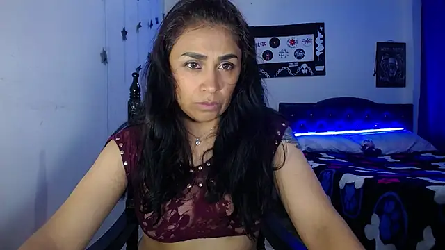 Snapshot of pinky_violeta chatting on 12.29.24 pinky violeta online show from 12.29.24