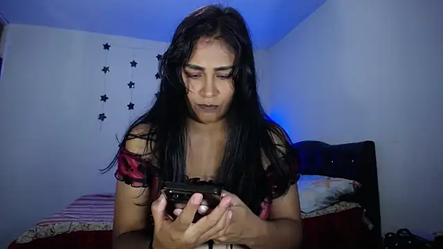Snapshot of pinky_violeta chatting on 01.26.25 pinky violeta online show from 01.26.25