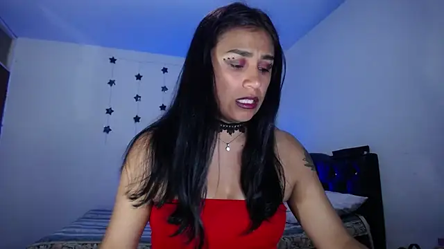 Snapshot of pinky_violeta chatting on 02.15.25 pinky violeta online show from 02.15.25